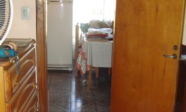 BURZACO:CASA FUNCIONAL 2 AMB C/FDO, PQUE, ENTRADA P/AUTOS .3CDRAS AV.H.IRIGOYEN