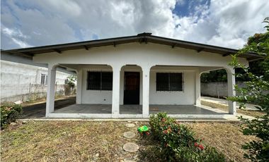 Se vende Terreno con Casa en Pacora