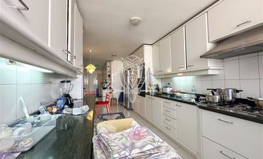Privilegiado lugar a Remodelar 4D 4B Las Hualtatas Vitacura
