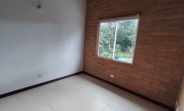 casa en arriendo en la ceja. Cod A61862