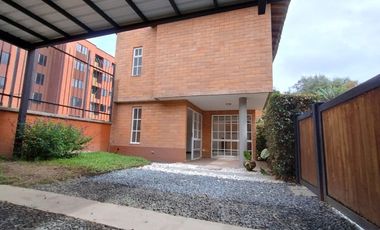 casa en arriendo en la ceja. Cod A61862