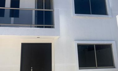 Casa residencial con recamara planta baja Bosques Amalucan Puebla pue