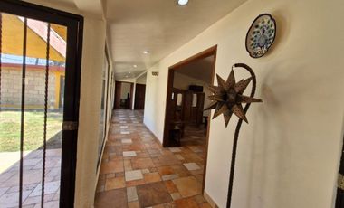 Casa estilo campestre de un piso, muy amplia