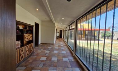 Casa estilo campestre de un piso, muy amplia