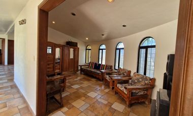 Casa estilo campestre de un piso, muy amplia