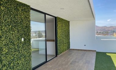 Moderna Casa en  Venta en Lomas de Angelopolis.Ubicada a minutos de Sonata
