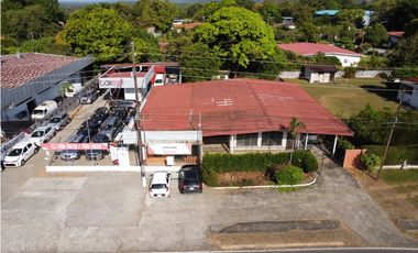 Venta de terreno con dos casas en Vía Panamericana, David Chiriquí