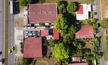 Venta de terreno con dos casas en Vía Panamericana, David Chiriquí