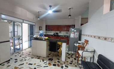 casa-local en arriendo en manga. Cod A90333