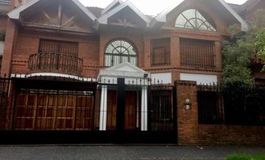 ALQUILER MARTINEZ prox. Av. Libertador, Parana, y estacion de tren.chalet 3 ptas.
