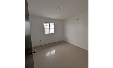 En venta  villa  de 3 habitaciones cerca terminal T. Manta.