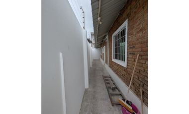 En venta  villa  de 3 habitaciones cerca terminal T. Manta.