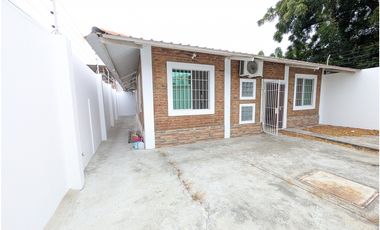 En venta  villa  de 3 habitaciones cerca terminal T. Manta.