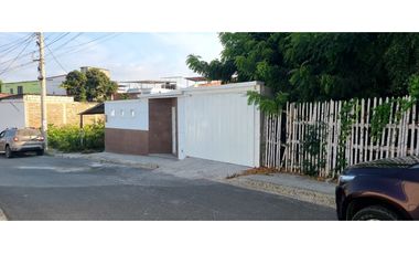 En venta  casa de 3 habitacione barrio Pacifico Manta.