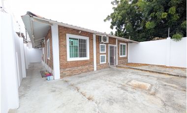 En venta  villa  de 3 habitaciones cerca terminal T. Manta.