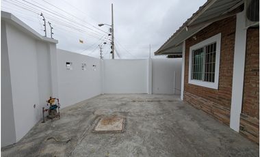 En venta  villa  de 3 habitaciones cerca terminal T. Manta.