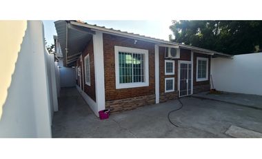 En venta  casa de 3 habitacione barrio Pacifico Manta.
