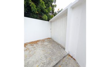 En venta  villa  de 3 habitaciones cerca terminal T. Manta.