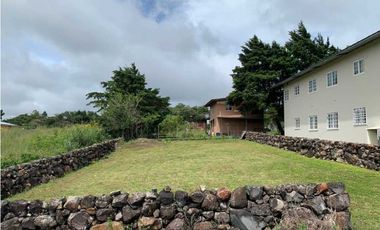 VENDO LOTE CON CONSTRUCCION COMERCIAL BOQUETE