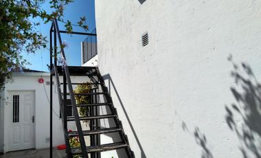 LA TABLADA- ASAMBLEA AL 2700 - VENTA-DEPARTAMENTO DE  3 AMBIENTES EN PLANTA ALTA