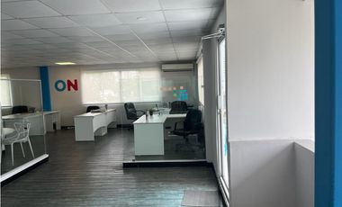 Venta de edificio comercial en Los Angeles GTA