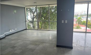 Venta de edificio comercial en Los Angeles GTA