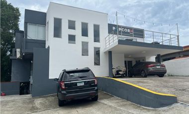 Venta de edificio comercial en Los Angeles GTA