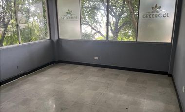 Venta de edificio comercial en Los Angeles GTA