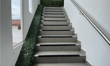 Venta de edificio comercial en Los Angeles GTA