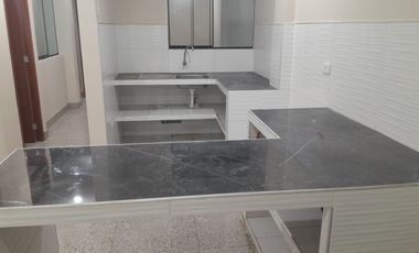 Alquila tu nuevo hogar en una excelente ubicación cerca a la municipalidad, comisaria  y centro de salud.
Ubicación: Calle Hermanos Angulo 
Área: 10