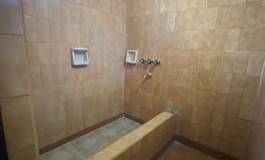 LATORRE PROP. VENDE CHALET DE 3 AMB AL FRENTE + CASA DE 3 AMB MUY AMPLIA