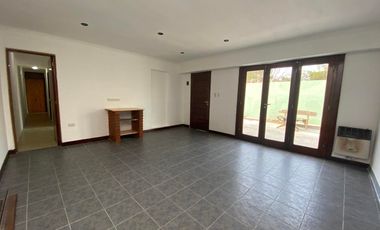 LATORRE PROP. VENDE CHALET DE 3 AMB AL FRENTE + CASA DE 3 AMB MUY AMPLIA