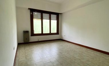 LATORRE PROP. VENDE CHALET DE 3 AMB AL FRENTE + CASA DE 3 AMB MUY AMPLIA