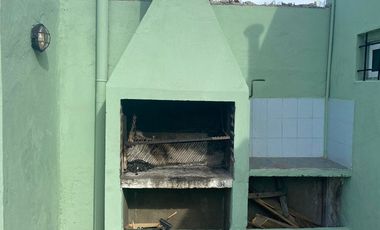 LATORRE PROP. VENDE CHALET DE 3 AMB AL FRENTE + CASA DE 3 AMB MUY AMPLIA