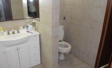 Casa de 3 dormitorios con pileta, entre caminos