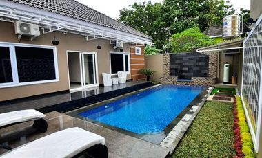 Dijual Villa Ada Kolam Renang di Jakal, Siap Huni