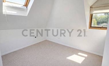 Se vende gran casa de 379 m2, uso mixto, sector exclusivo de Pedro de Valdivia.