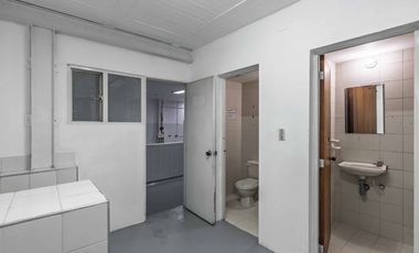 casa en arriendo/venta en la castellana. Cod A23954