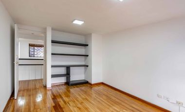 casa en arriendo/venta en la castellana. Cod A23954