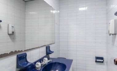 casa en arriendo/venta en la castellana. Cod A23954