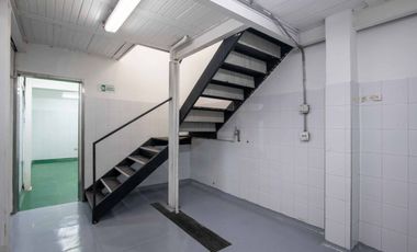 casa en arriendo/venta en la castellana. Cod A23954