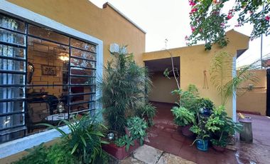 Casa de una planta con 3 recámaras en venta en Los Pinos