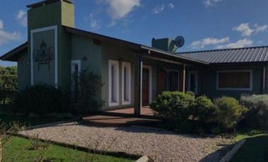 VENDO CASA DE CORTE CAMPESTRE