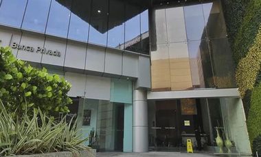 RENTA DE HERMOSAS OFICINAS CON VISTA AL MAR EN TORRE AMERICAS FRENTE A PLAZA AME