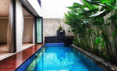 SALE Rumah Siap Huni 2,5 Lantai private pool & outdoor deck Cipete