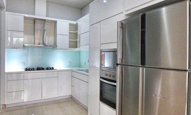 SALE Rumah Siap Huni 2,5 Lantai private pool & outdoor deck Cipete