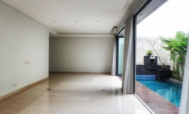 SALE Rumah Siap Huni 2,5 Lantai private pool & outdoor deck Cipete