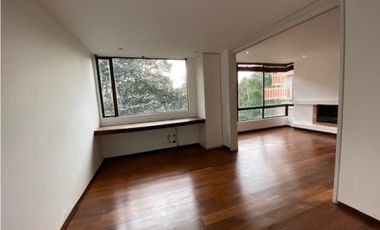VENTA apartamento de 2 habitaciones en Los Rosales  720 mlls