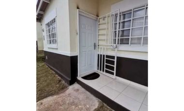 ALQUILO HERMOSA CASA EN LA CHORRERA PLAYA LEONA 3R