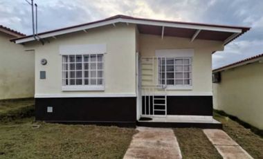 ALQUILO HERMOSA CASA EN LA CHORRERA PLAYA LEONA 3R